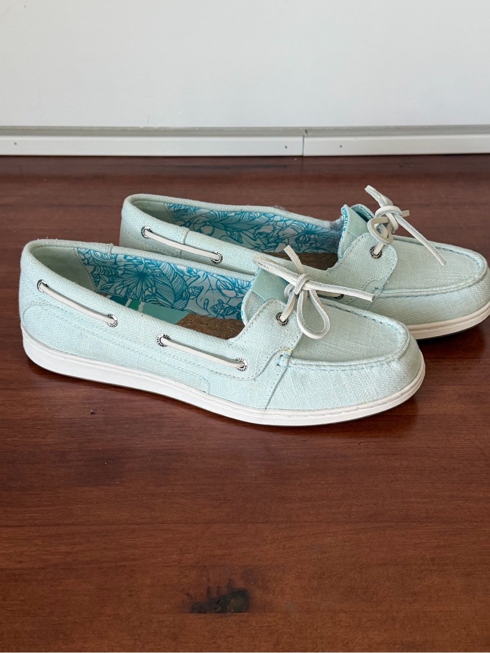Sperry Women’s light blue Canvas Boat Shoes with Bow